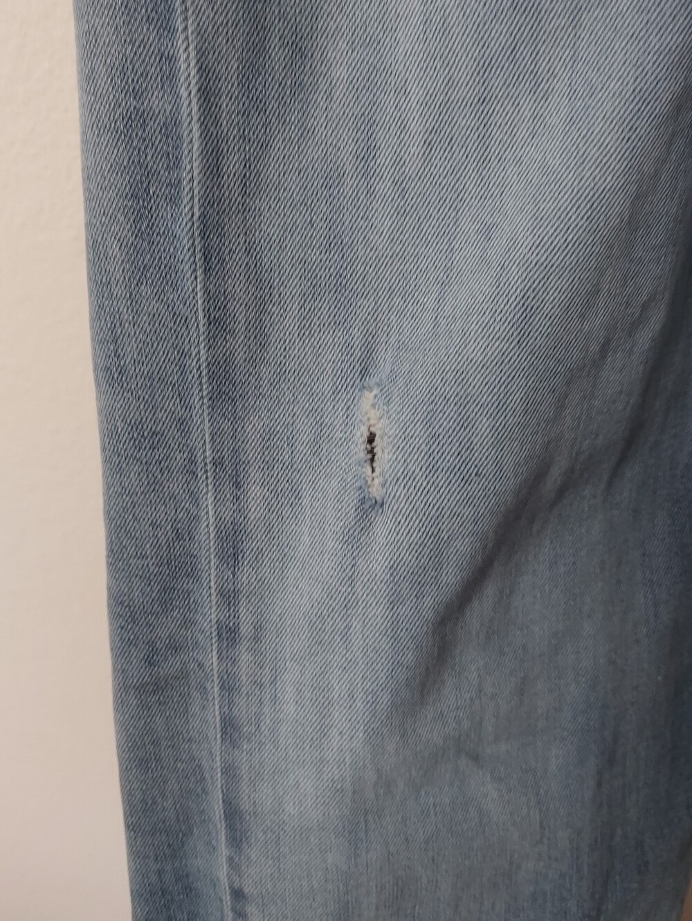 Diesel Men's Classic Light Blue Men’s Distressed Straight-Leg Jeans 31" X 34" - Picture 2 of 10